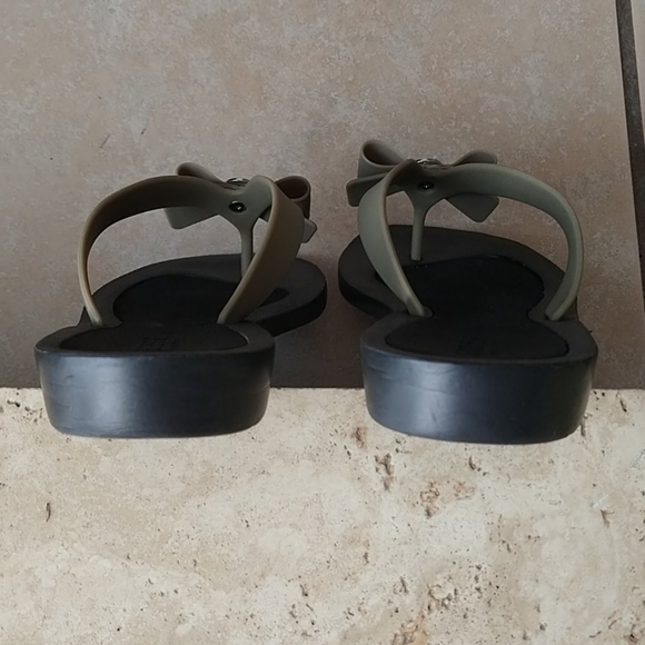 G By GUESS SANDALS - Picture 5 of 6